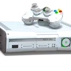 Mega Bloks Xbox 360 building set including a copy of Halo 3.